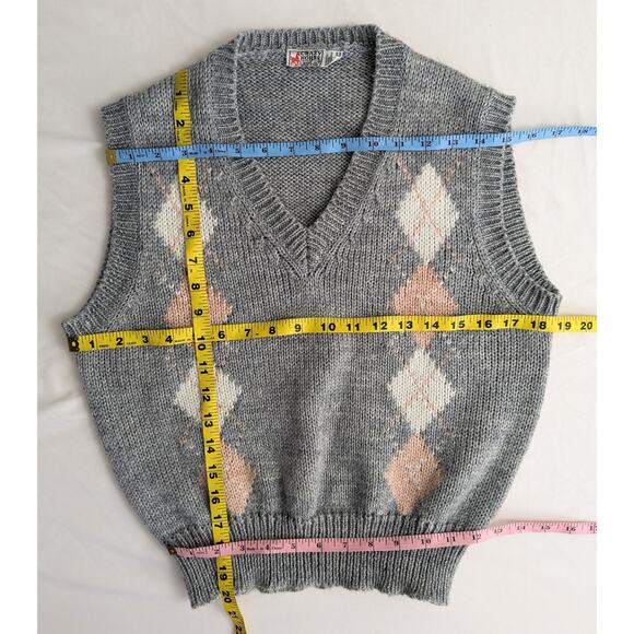 CRAZY HORSE Vintage Gray & Pink Argyle Sweater Vest - Picture 5 of 5